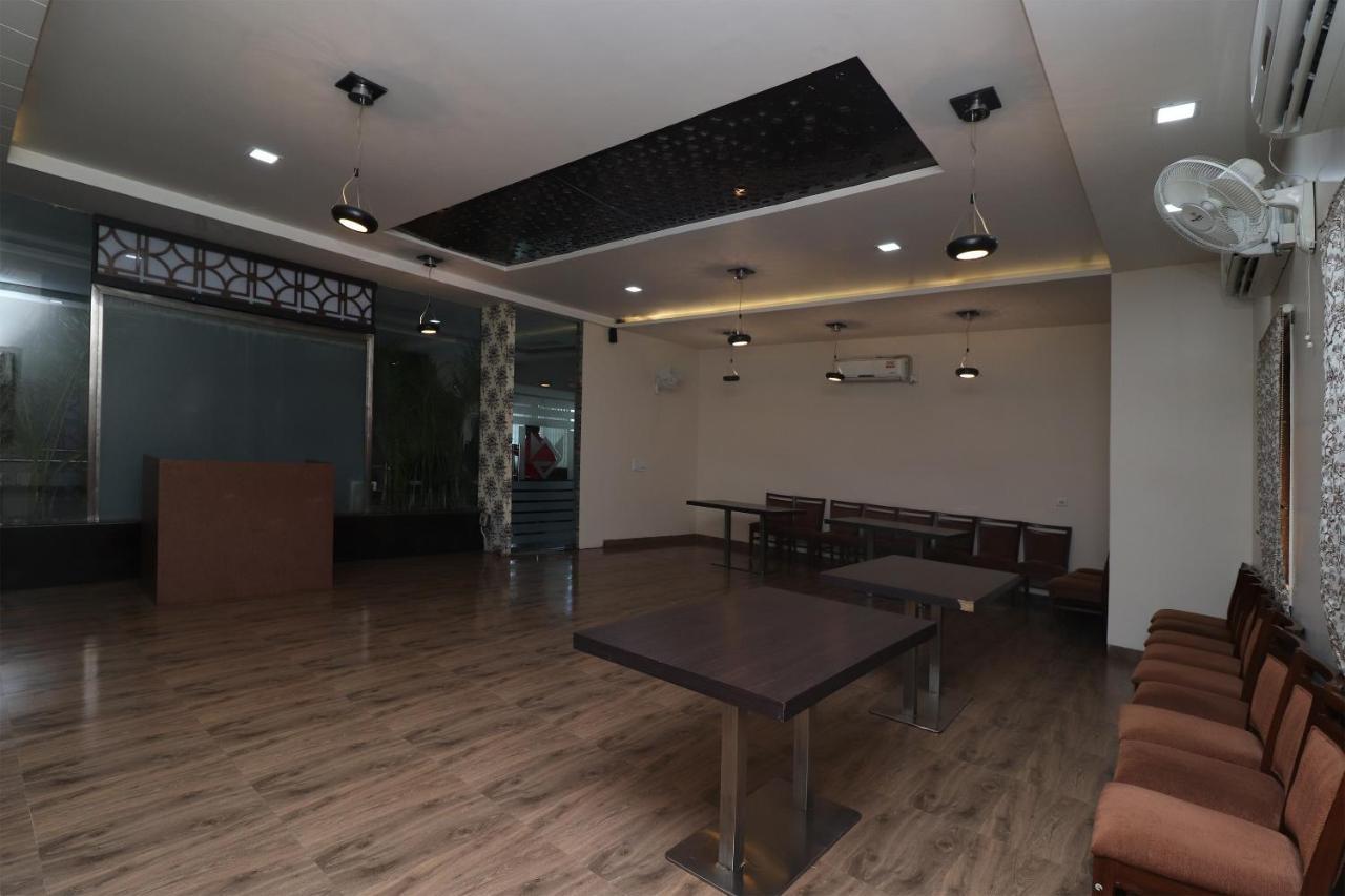 Oyo 29382 Golden Laurel Inn Deoria Dış mekan fotoğraf
