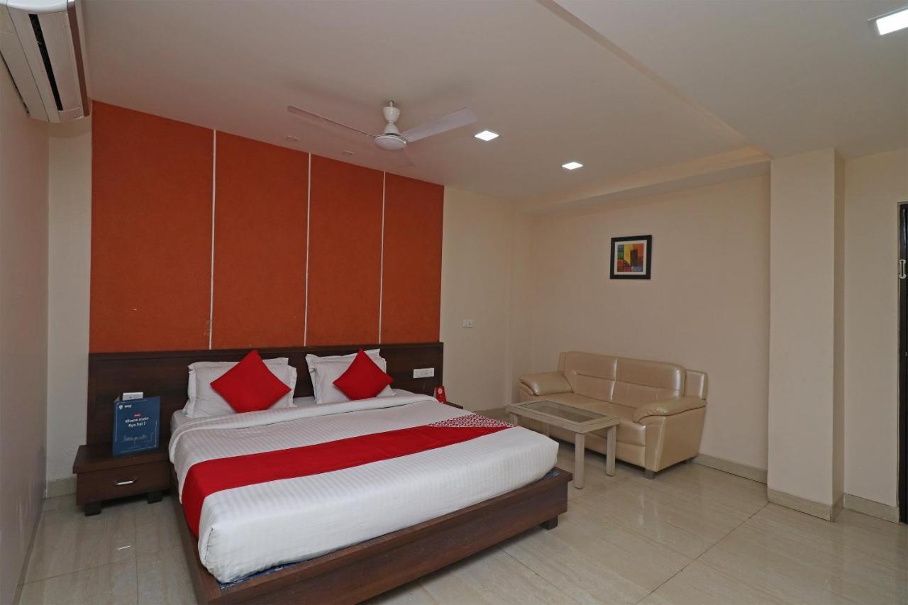 Oyo 29382 Golden Laurel Inn Deoria Dış mekan fotoğraf