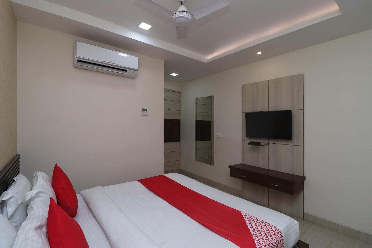 Oyo 29382 Golden Laurel Inn Deoria Dış mekan fotoğraf