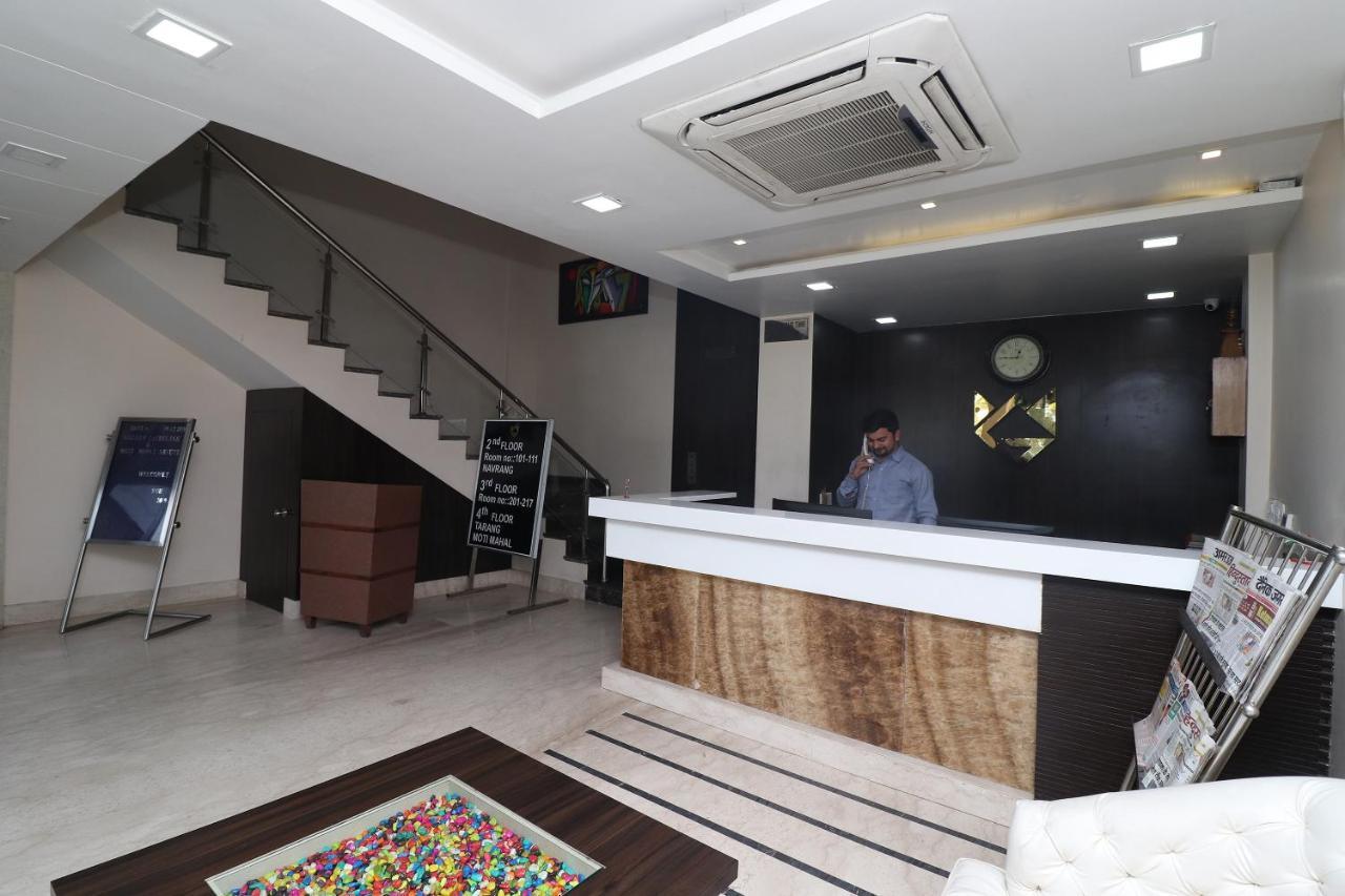 Oyo 29382 Golden Laurel Inn Deoria Dış mekan fotoğraf
