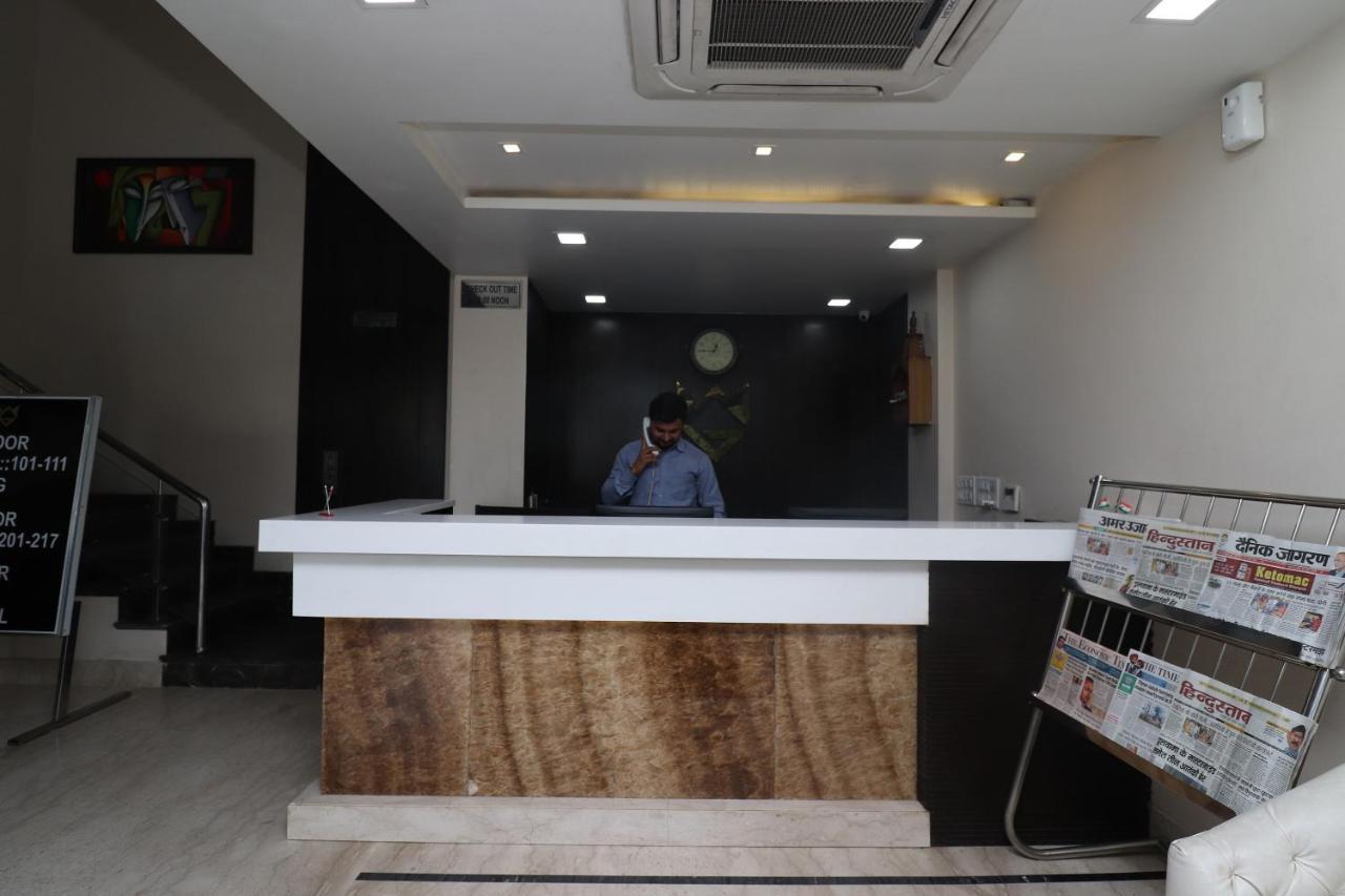 Oyo 29382 Golden Laurel Inn Deoria Dış mekan fotoğraf