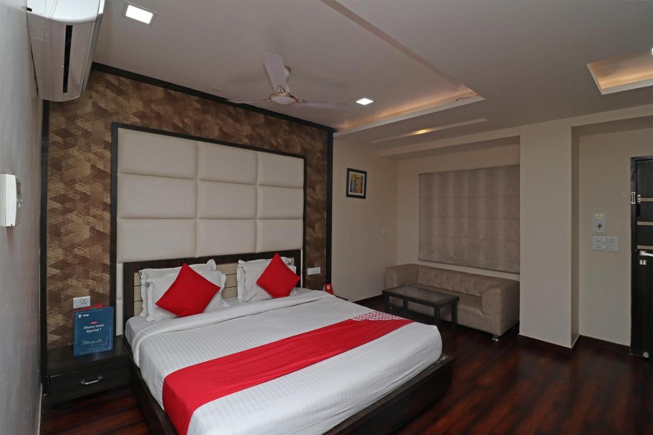 Oyo 29382 Golden Laurel Inn Deoria Dış mekan fotoğraf